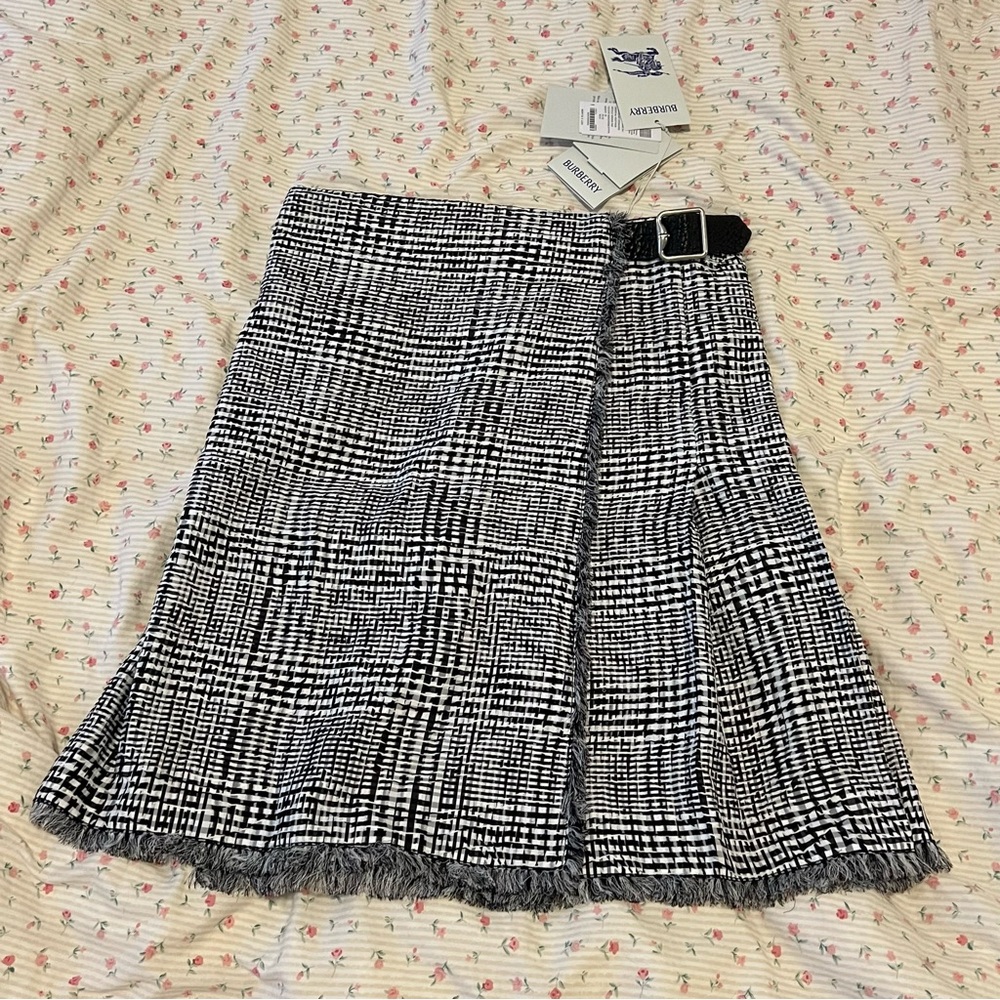 Burberry 2025 black white gingham wrap around pleated pencil skirt